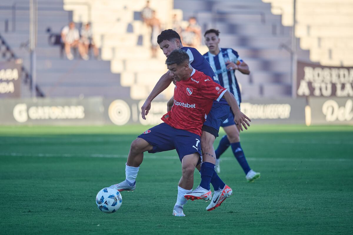 La reserva de Talleres ante Independiente. (Prensa Independiente).