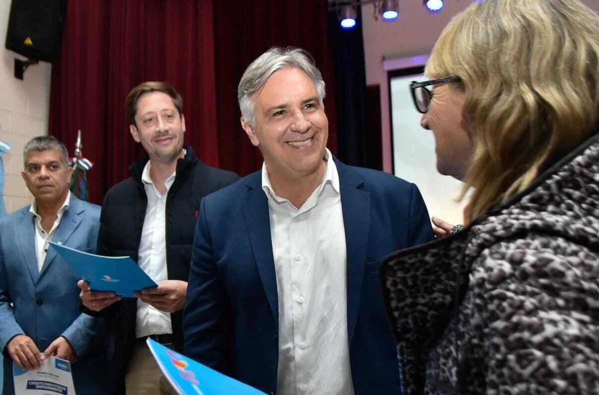 Gobierno de Córdonba. Llaryora realizó entrega de viviendas en Almafuerte (Prensa Gobierno de Córdoba)