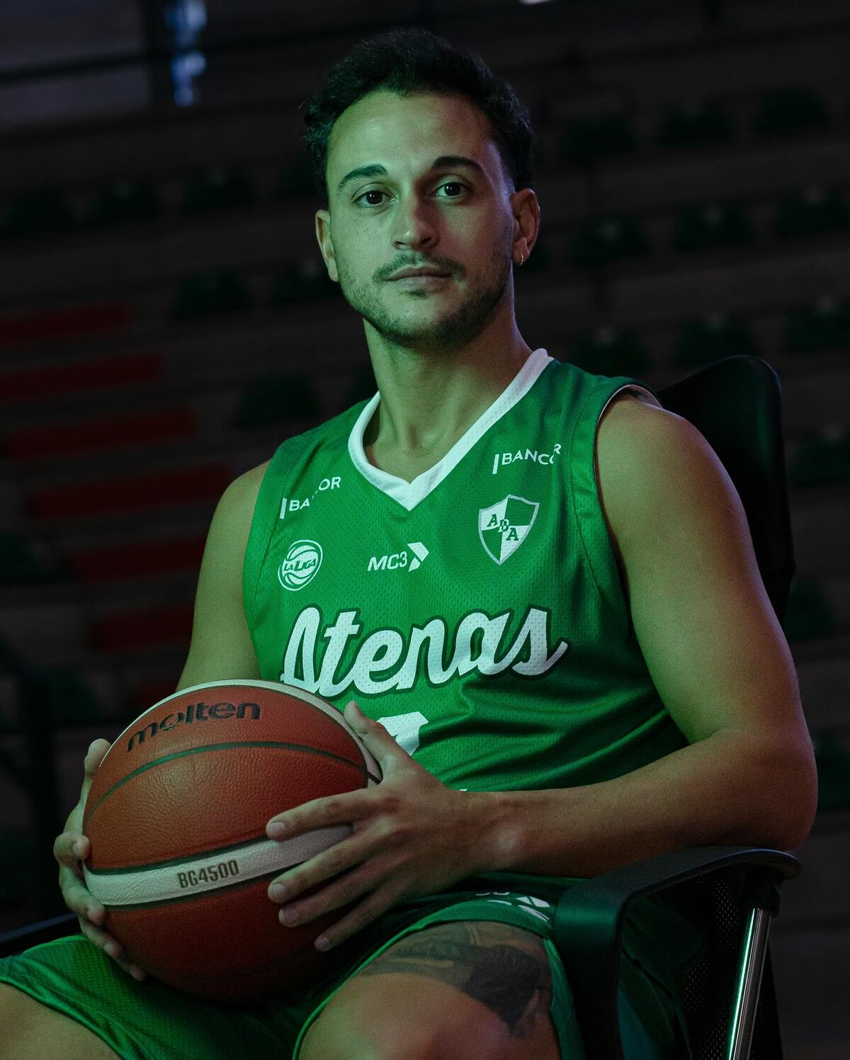 Atenas presentó la nueva camiseta, que usará en la temporada 2025/2026 de la Liga Nacional. (Ignacio Lingua / Prensa Atenas)