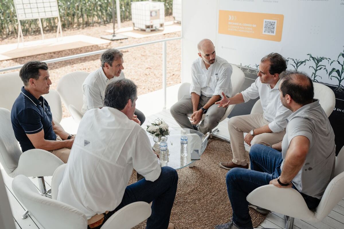 Llamosas firmó un convenio con CREA para impulsar el sector agropecuario en la región.