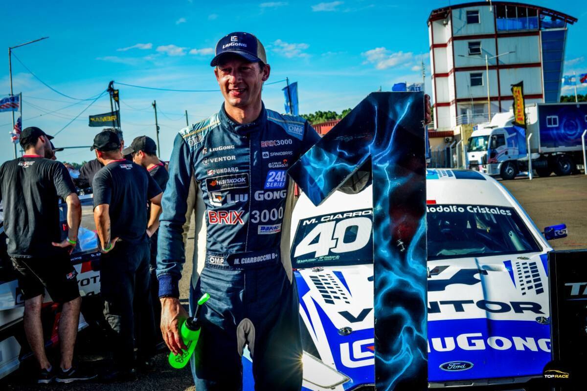 El cordobés Marcelo Ciarrochi ganó el sprint en Entre Ríos y sigue en la pelea por el cetro del TRV6. Se define este domingo. (Prensa Top Race)