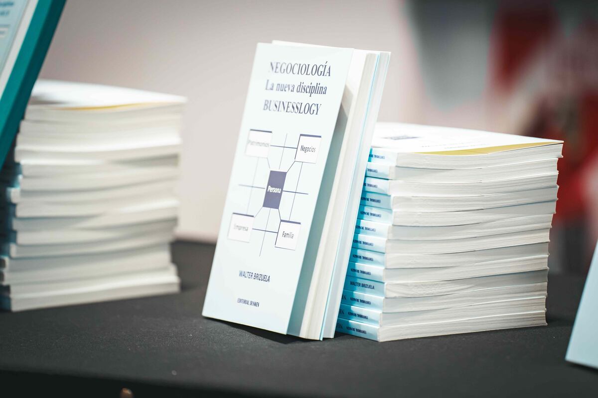 Walter Brizuela presentó su libro sobre empresas familiares y su disciplina Negociología. (Gentileza Walter Brizuela)