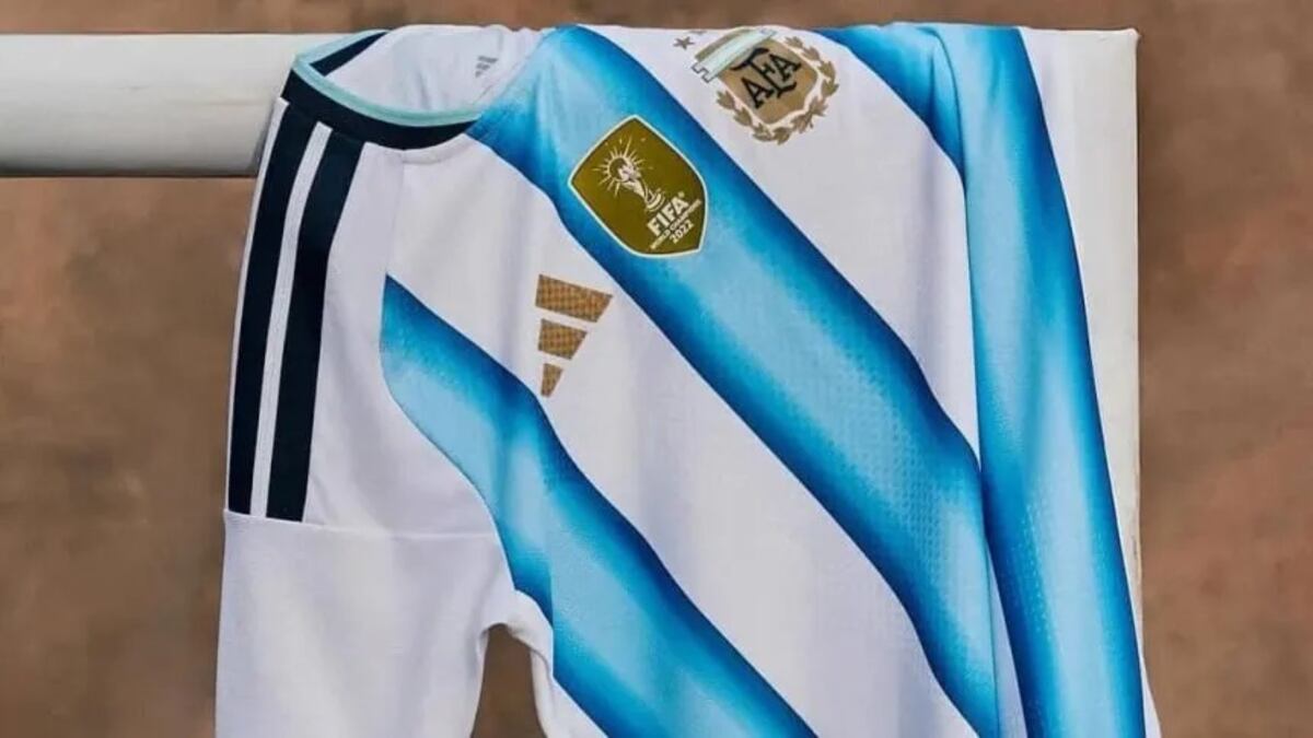 Cuánto cuesta la nueva camiseta de la Selección Argentina para el Mundial 2026: precios, versiones y dónde comprarla