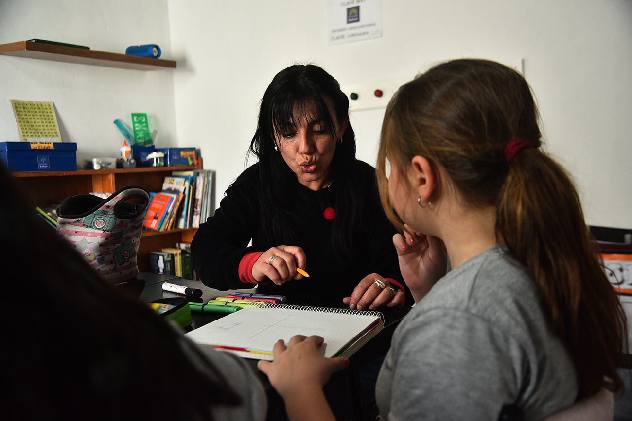 Eva es docente y prepara alumnos particulares ante la demanda de apoyo escolar que hay en la actualidad
Foto: (Pedro Castillo / La Voz)