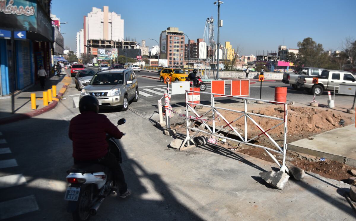 Obras en calle Martín García. (Pedro Castillo / La Voz)