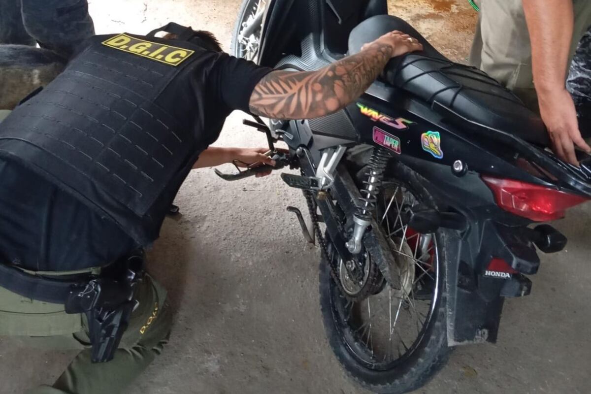 En un amplio operativo en barrio Yapeyú, la Policía detuvo a tres sospechosos. (Policía).