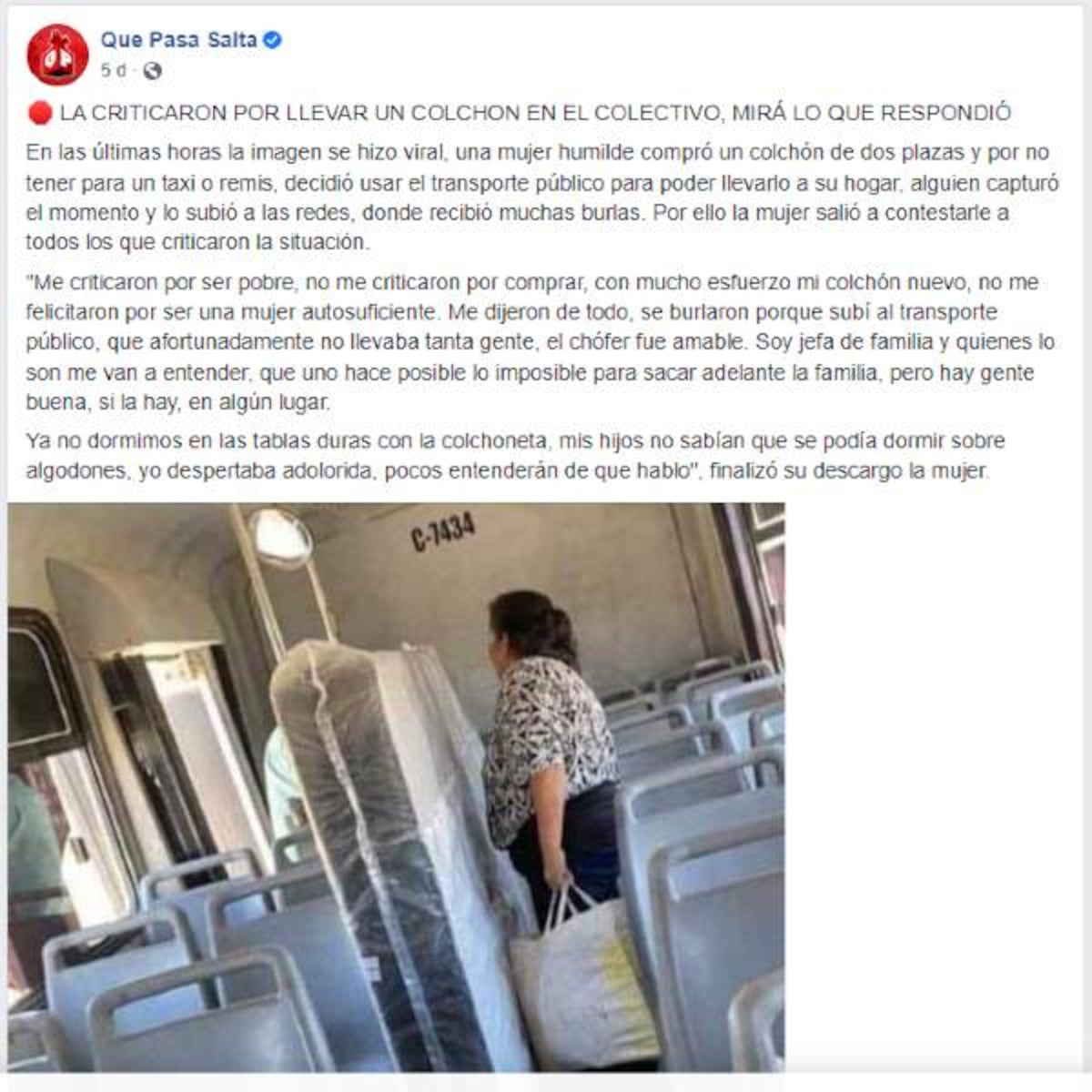 La mujer salteña se defendió ante las críticas por transportar el colchón recién comprado en el colectivo.