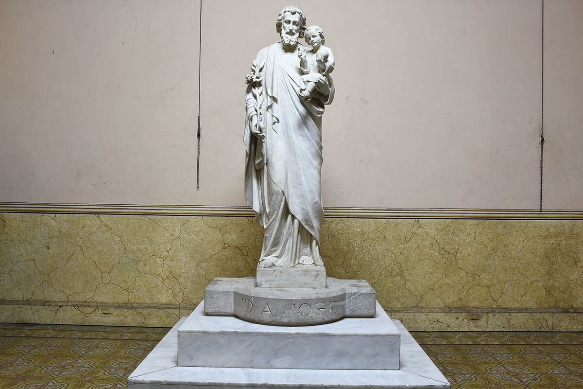 Escultura de San José.