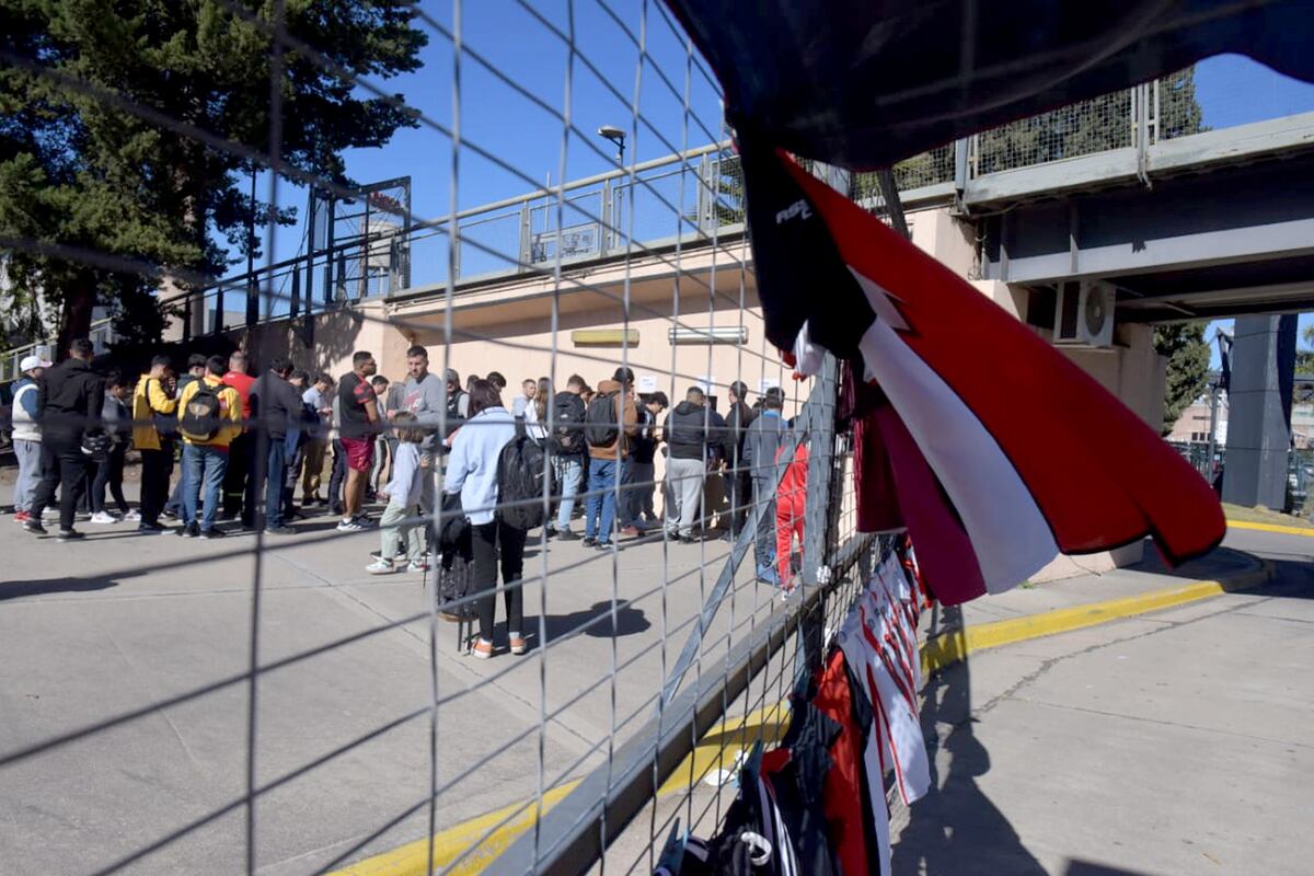 River agotó las populares en el Kempes vs Instituto y quedan pocas plateas. (José Gabriel Hernández / La Voz)