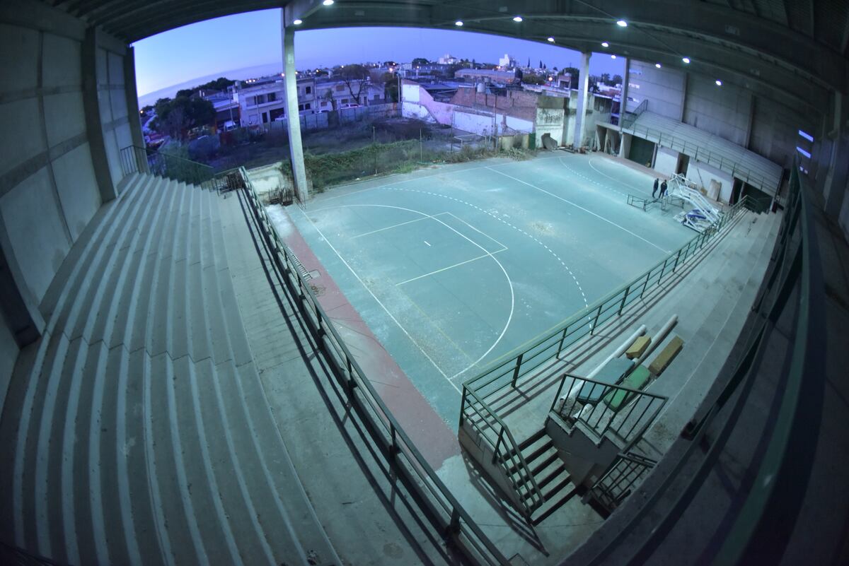 Los primeros pasos de la construcción del estadio de Atenas, en 2007. (Javier Ferreyra / La Voz / Archivo)
