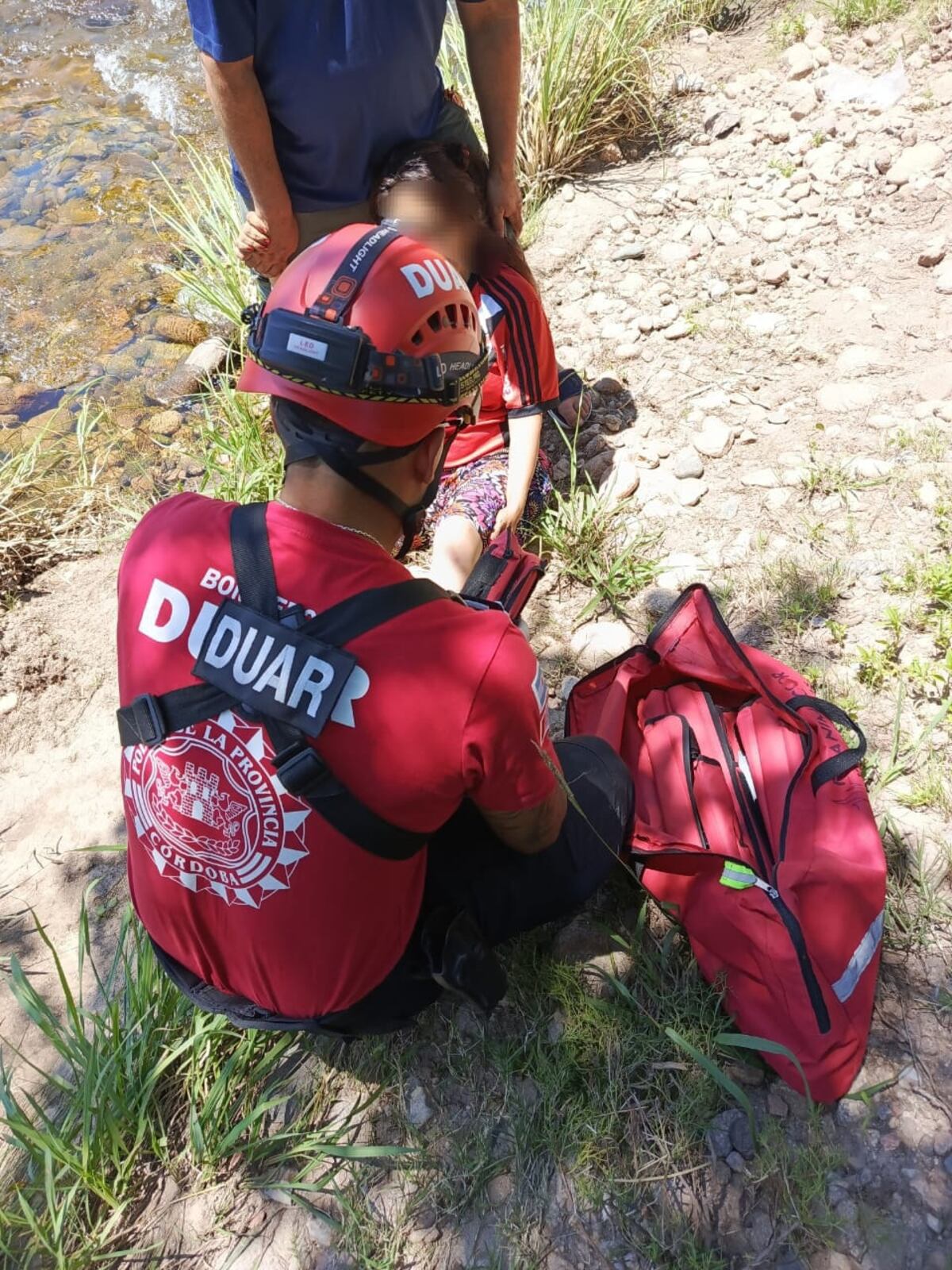 Mina Clavero: un turista se tiró al río y se golpeó la cabeza con una piedra