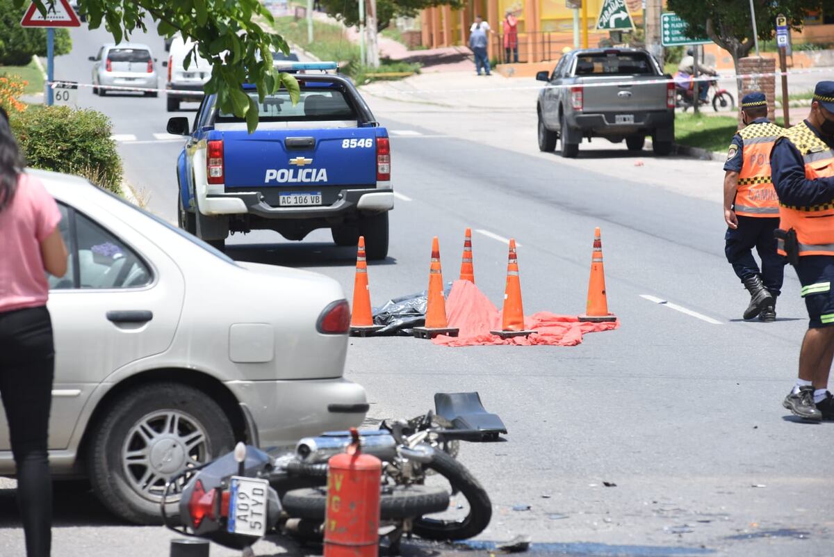 Siniestro vial fatal en la ruta 38, a la altura de Villa Giardino, con un motociclista muerto. (La Voz)