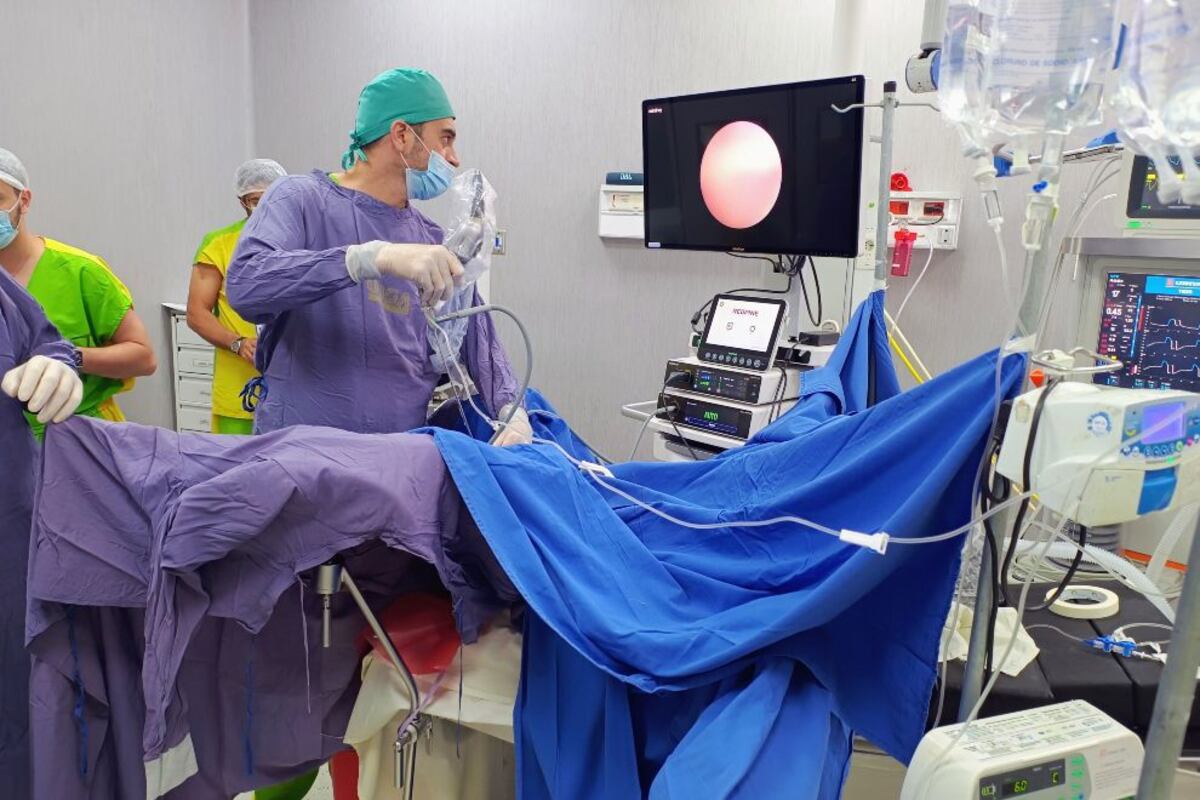 Realizaron por primera vez en un hospital público de Córdoba una cirugía urológica con láser Holmium