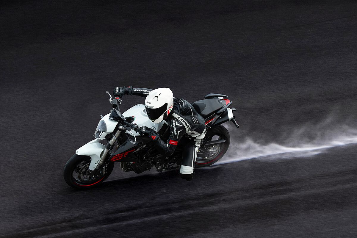 Benelli TNT 600i.