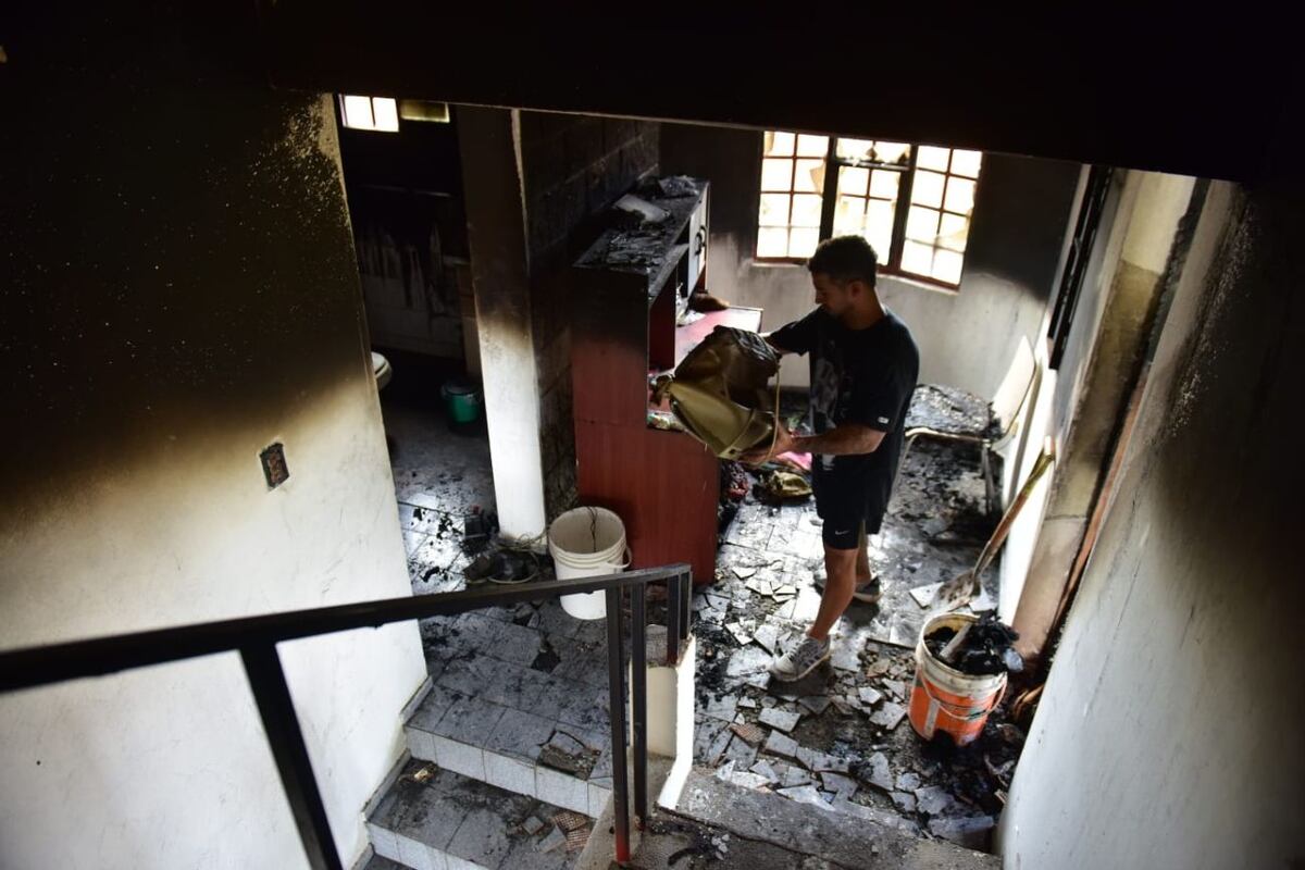 La Policía detuvo a un presunto ladrón que incendió una vivienda tras el robo. (José Hernández / La Voz).