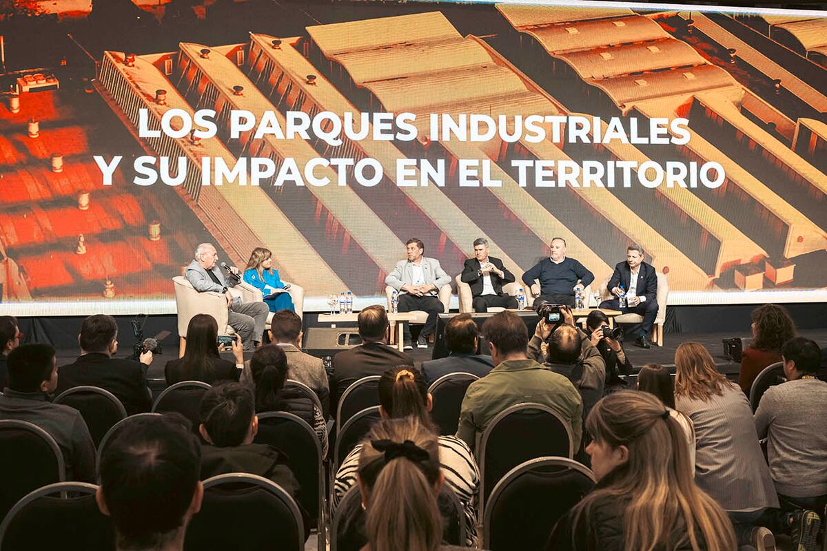 Intendentes y gestores compartieron experiencias sobre cómo la planificación productiva consolida la sinergia entre territorio e industria.