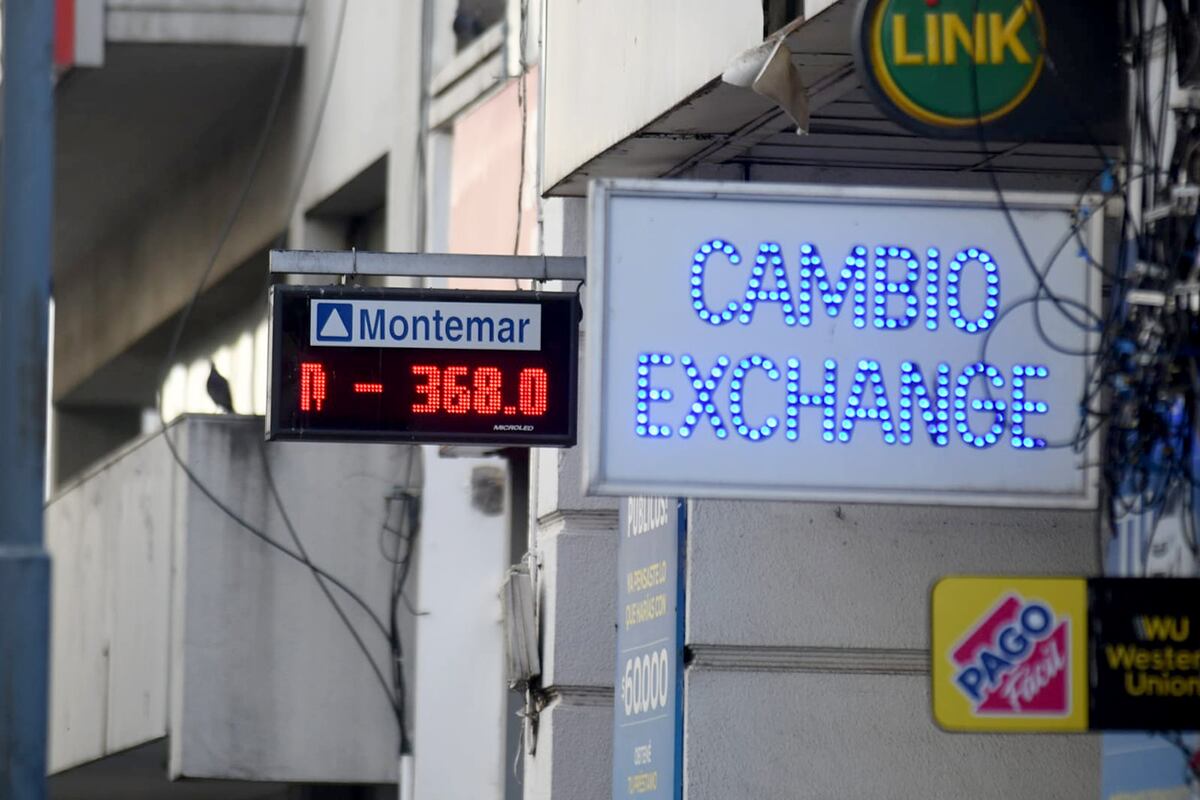 Cotización de dólar del día en Córdoba. (Ramiro Pereyra / La Voz)