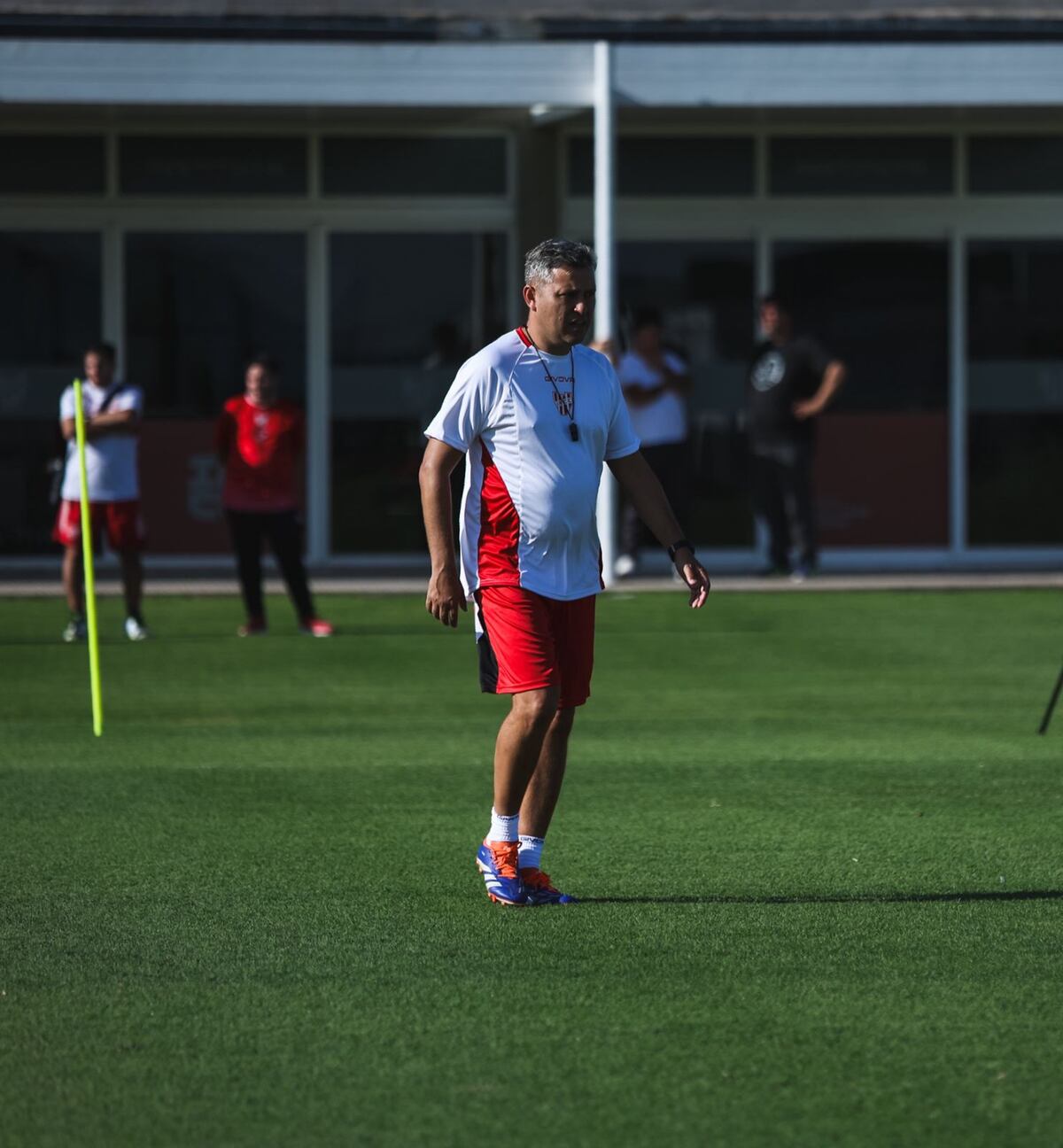 Diego Flores, el nuevo DT de Instituto. (Prensa IACC).