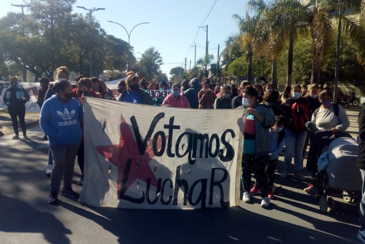 El Movimiento Teresa Rodríguez protestó frente al CPC de Ruta 20.