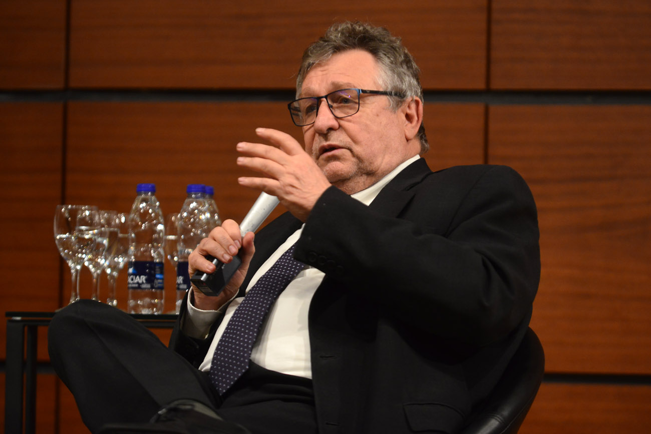 El periodista Miguel Wiñazki, en el Auditorio de La Voz. (Nicolás Bravo / La Voz)