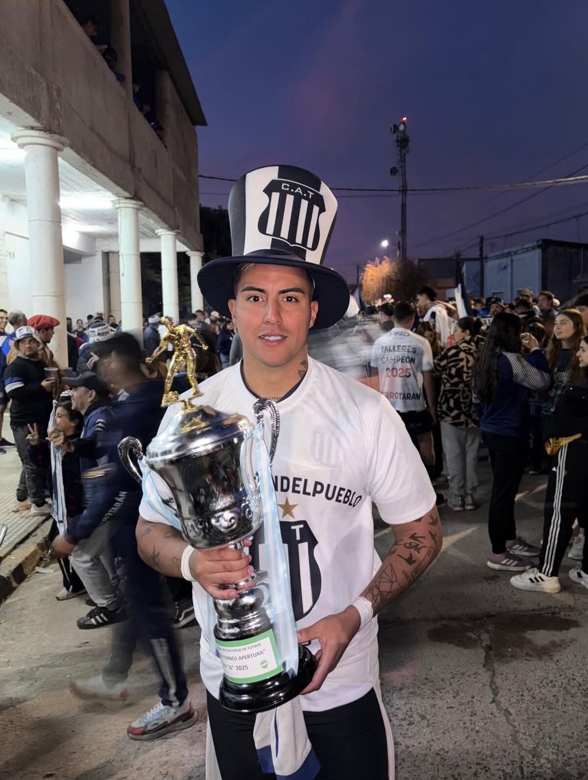 Acosta, delantero de Talleres de Berrotarán. (Gentileza Agustín López / Prensa Talleres de Berrotarán).