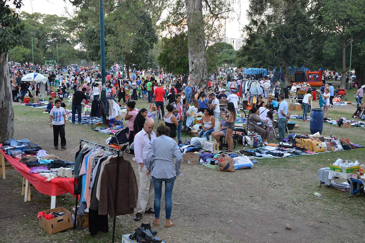 Feria de Parque Las Heras. (Facundo Luque / La Voz)