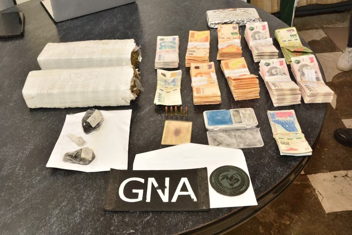 El operativo estuvo a cargo de Gendarmería Nacional. Hay cinco personas detenidas.