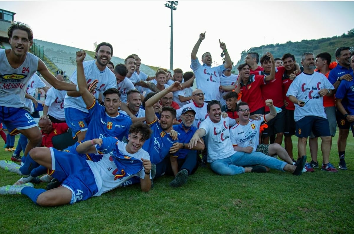El cordobés César Grabinski, que llegó a debutar en la Primera de Belgrano, logró ascender en Italia a la Serie C con el FC Messina. (Prensa FC Messina).