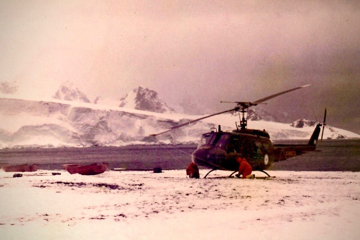 La misión buscaba monitorear la Gran Grieta situada detrás de la plataforma de hielo donde estaba asentada la base Belgrano.