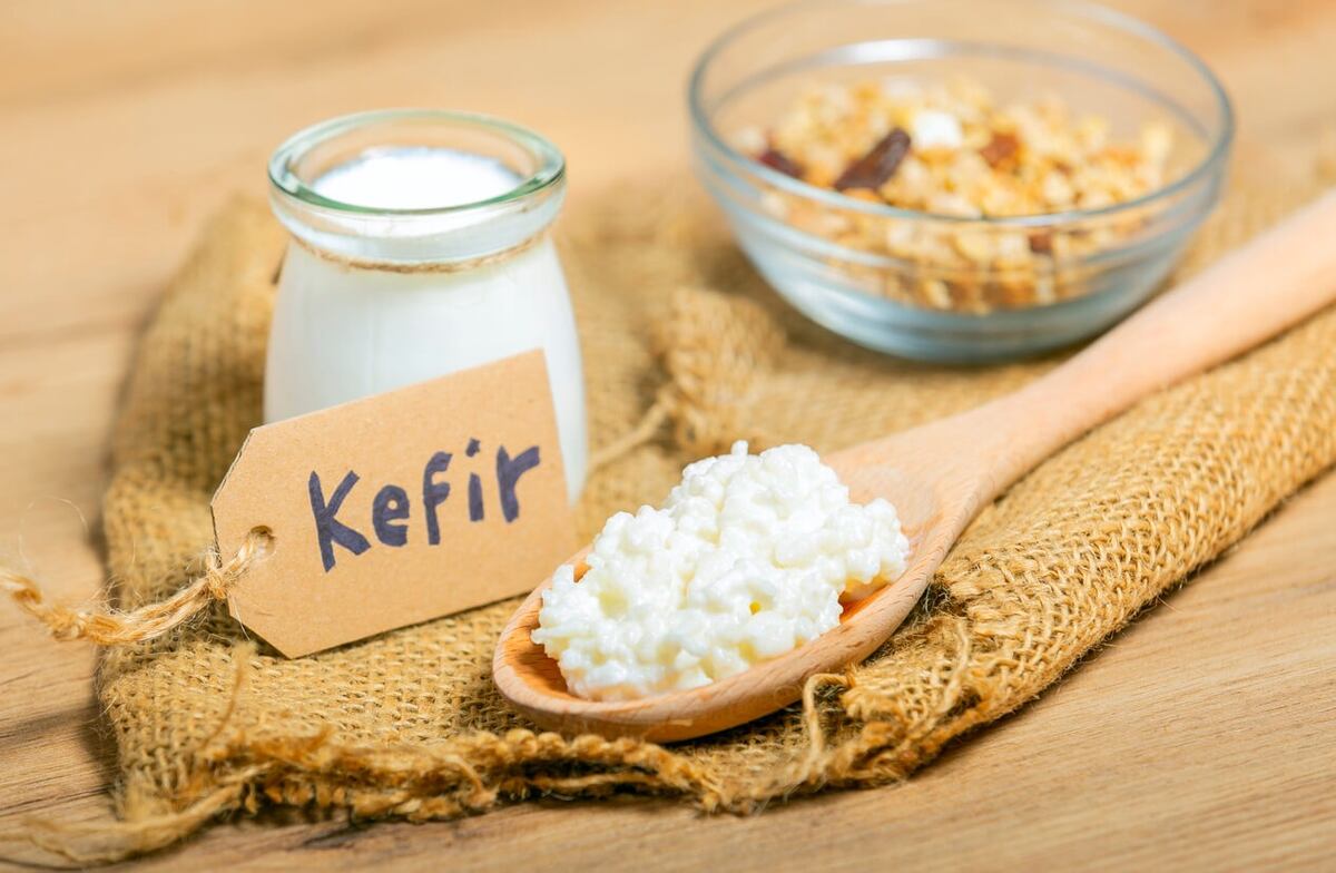 Kéfir en casa: cómo preparar la bebida probiótica ideal para refrescarse en verano.