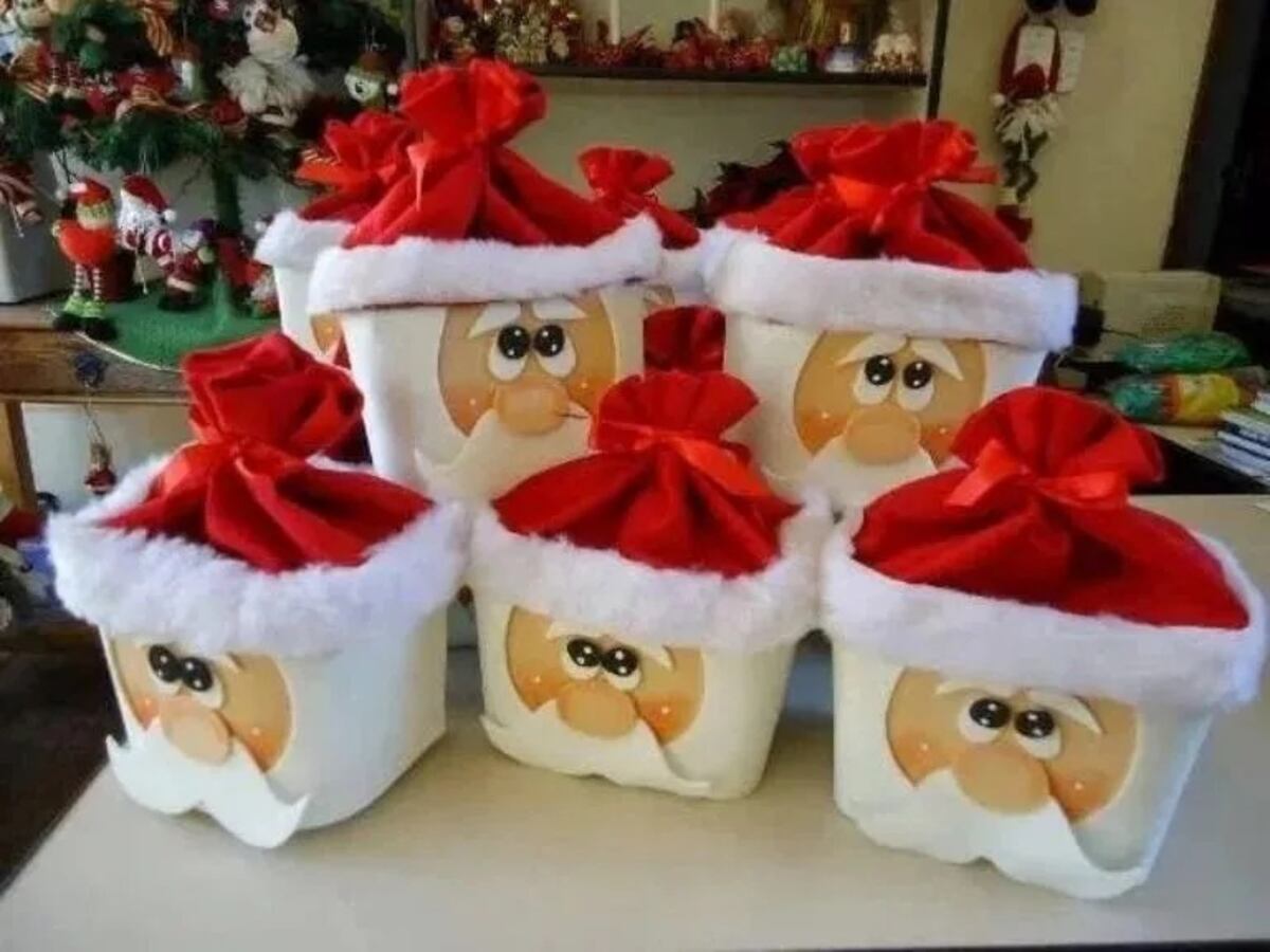 Reciclado creativo: cómo transformar potes de helado en centros de mesa para Navidad