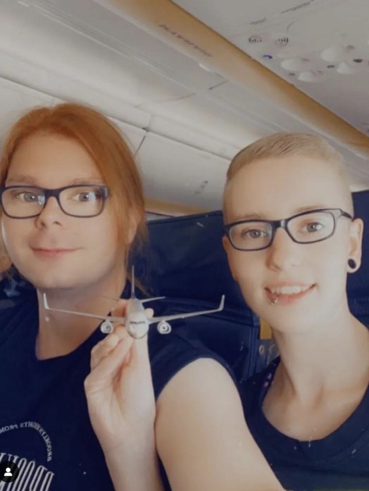 La joven viaja en avión para sentirse cercana a Dicki