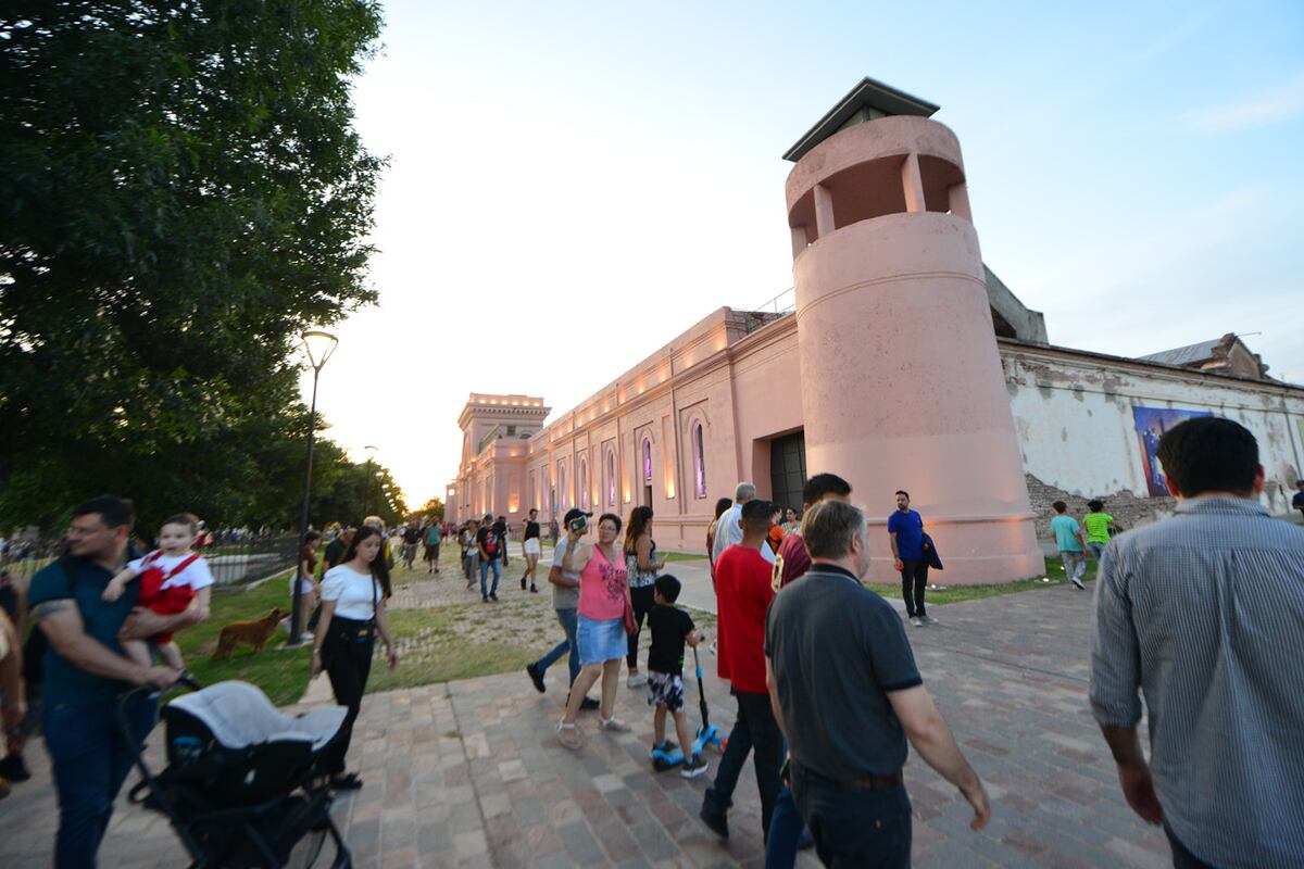 Se inauguró el parque de la exCárcel de San Martín, que se transforma ahora en un paseo urbano. (Javier Ferreyra)
