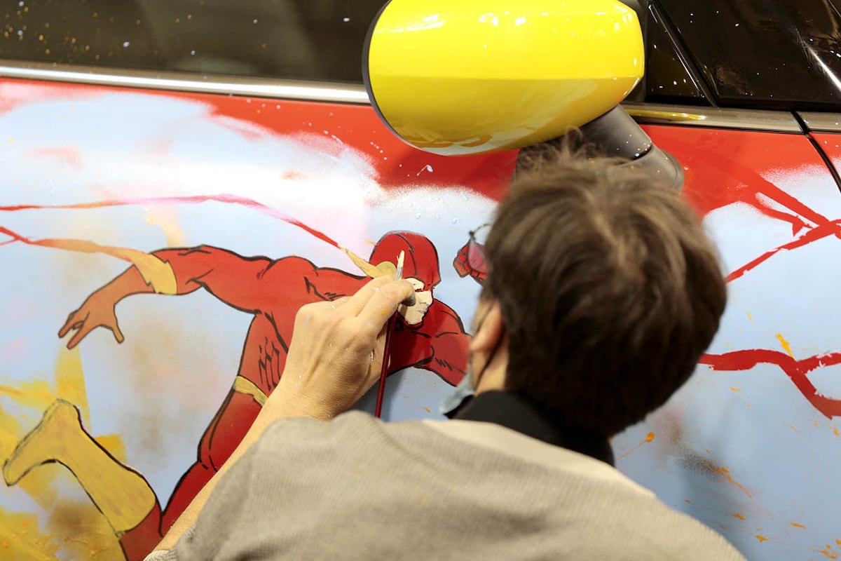 Con el boom por el estreno de la nueva película de "The Flash", la marca Mini retoma algo peculiar de uno de sus modelos.

.