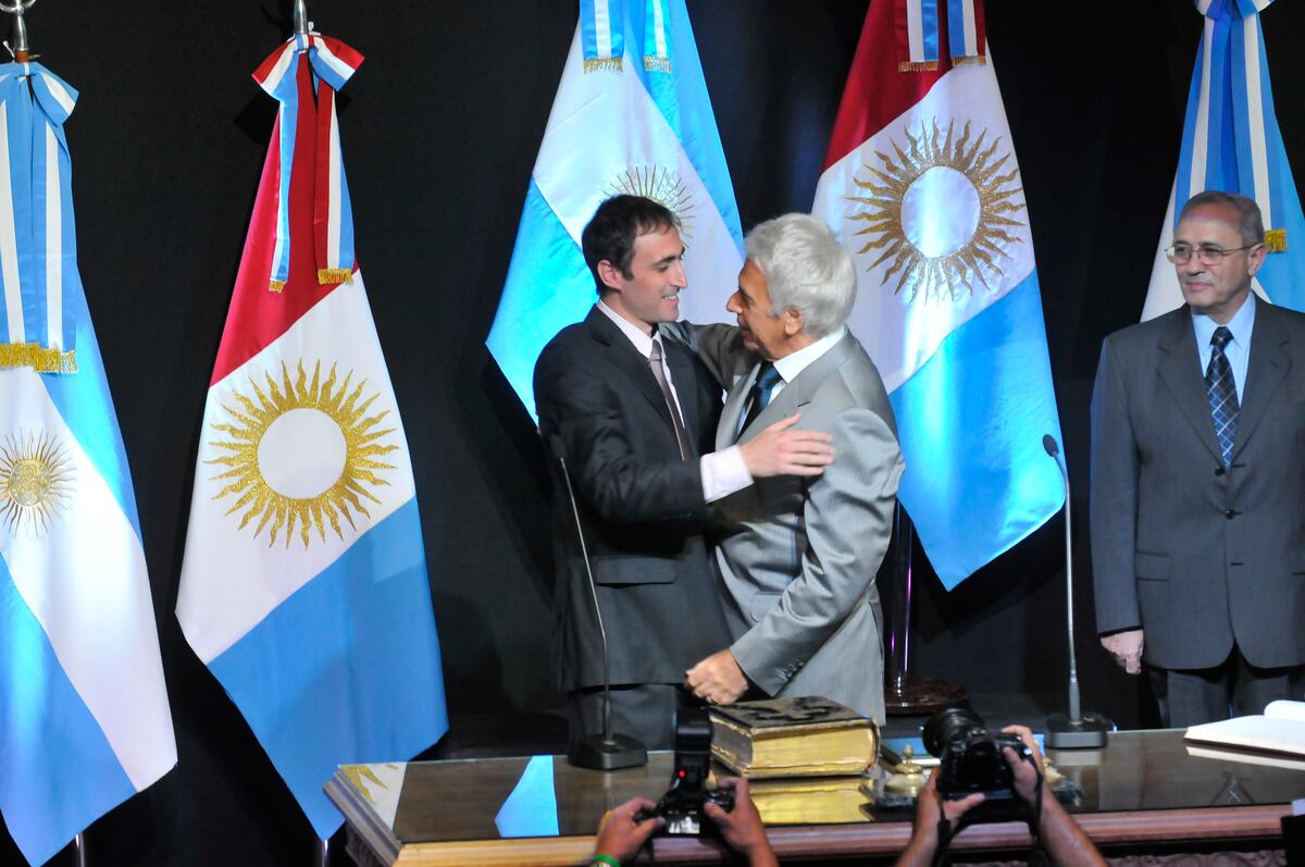Julián López, durante su jura como ministro de Agricultura, en diciembre de 2013 (Archivo La Voz)