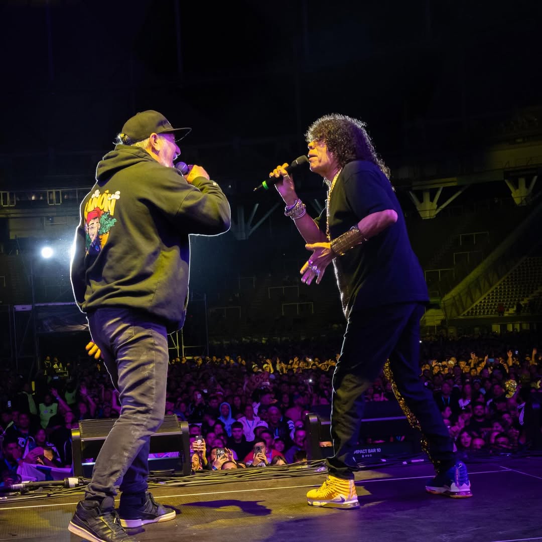 La Mona con el Mono de Kapanga en el Baile más grande del Universo en el Estadio Único Diego Armando Maradona (Instagram de La Mona Jiménez)
