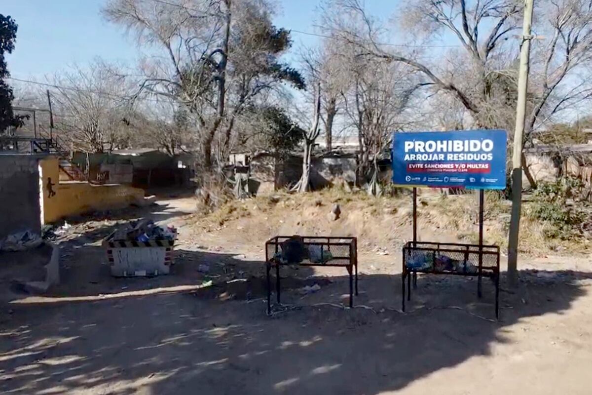 Operativo masivo de limpieza de un macrobasural en Villa El Chaparral. (Gentileza)