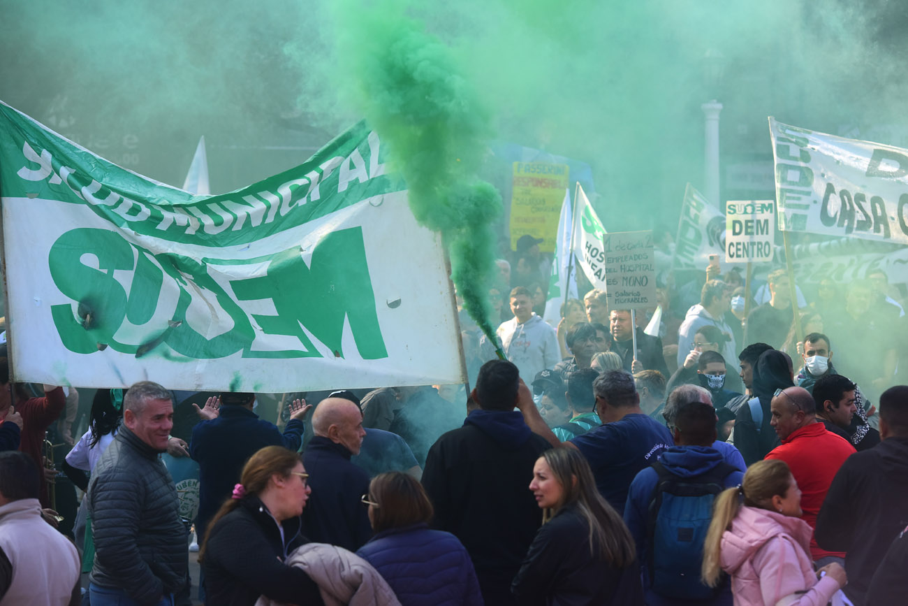 Marcha del Suoem por las calles del centro de Córdoba. (José Gabriel Hernández / La Voz)