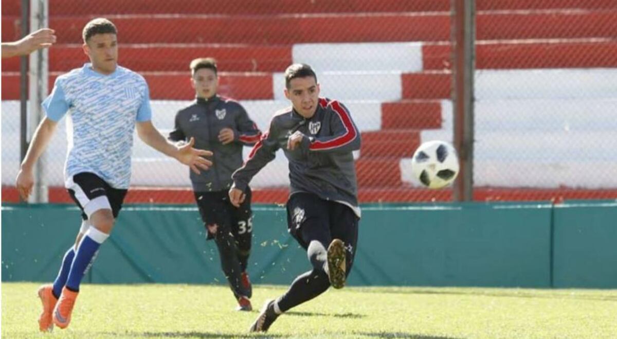 Mauro Barzola. Viene de jugar en Ferro de La Pampa. (Facebook Mauro Barzola)