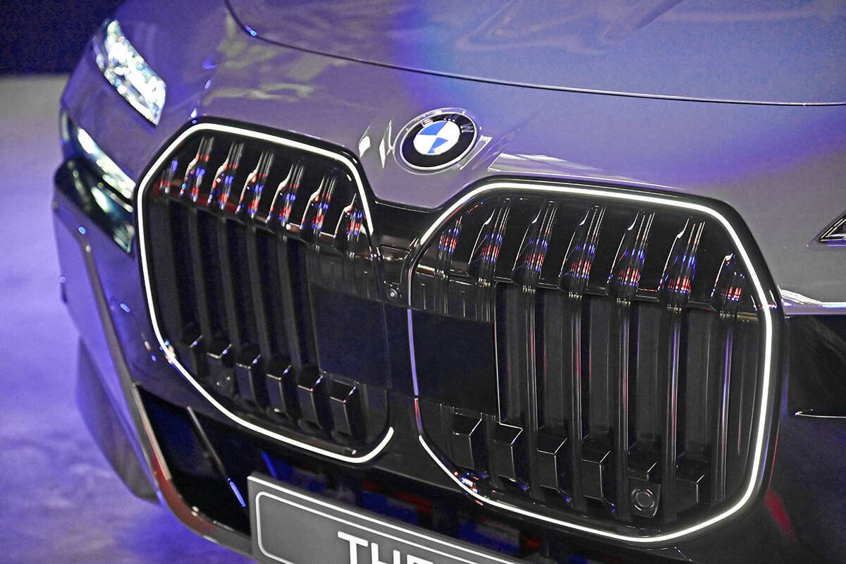 La parrilla con iluminación led en sus contornos se suma a la tendencia de los últimos modelos de BMW.