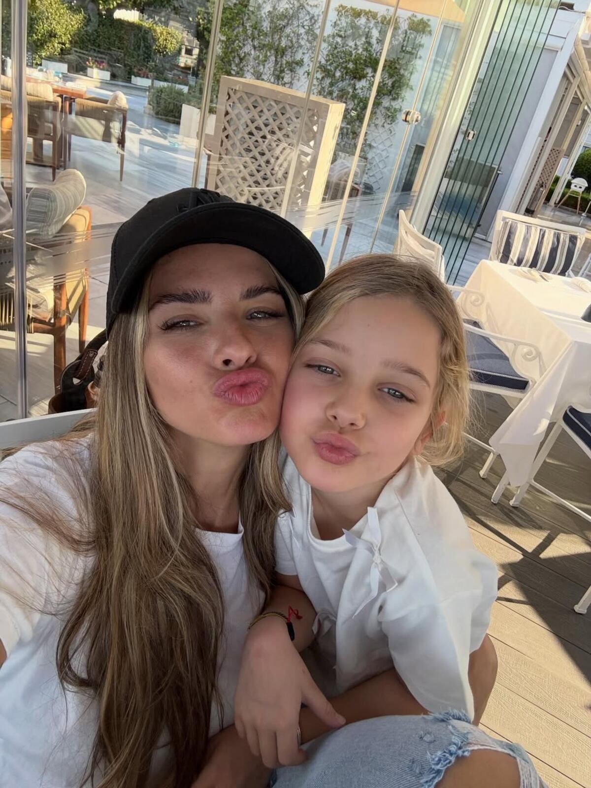 La China Suárez junto a Magnolia.
