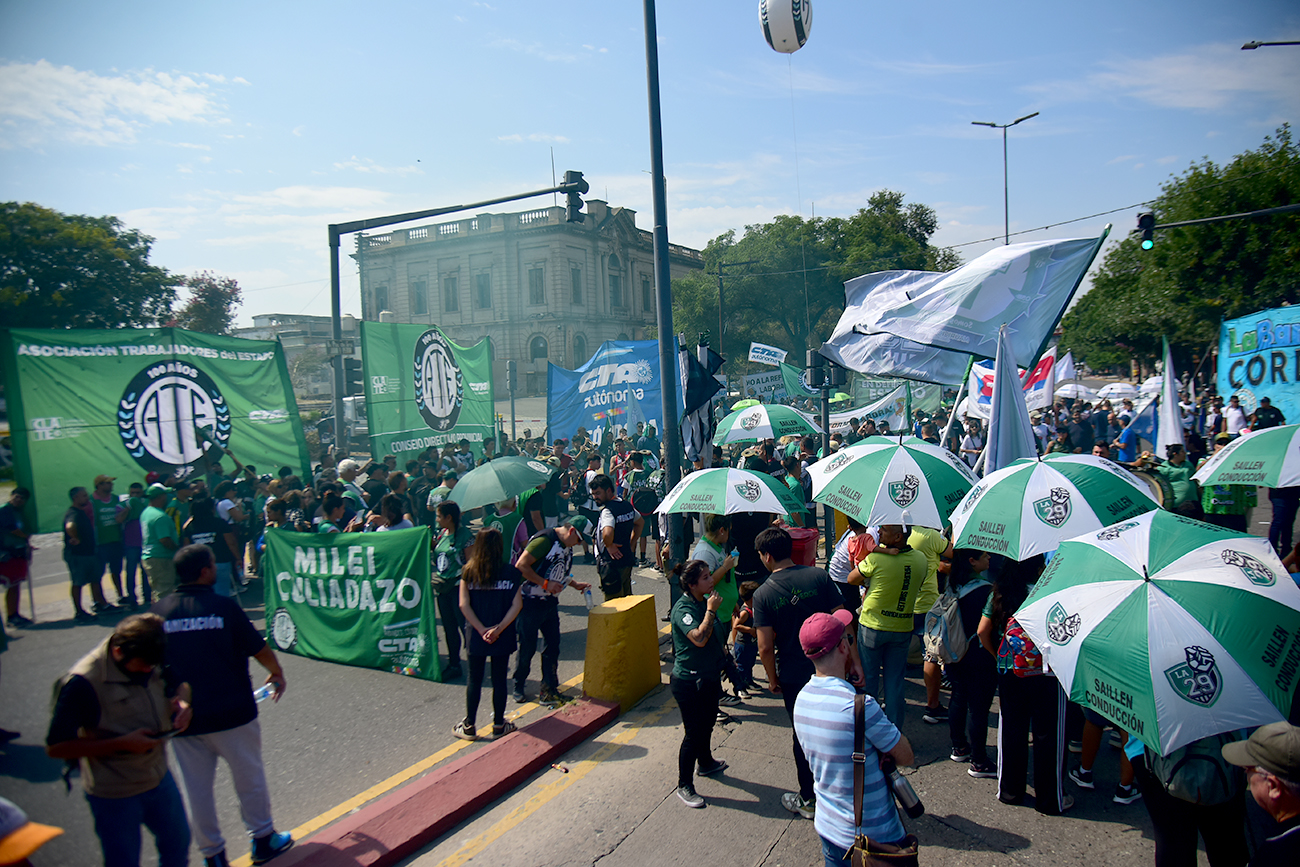 Marcha contra la reforma laboral en la ciudad de Córdoba. (Pedro Castillo / La Voz)