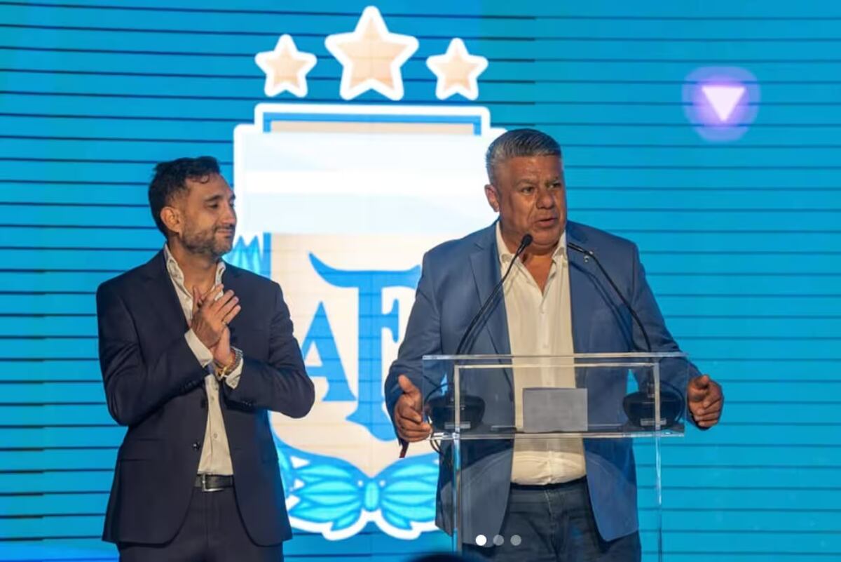 Vallejo de Sur Finanzas y Chiqui Tapia.