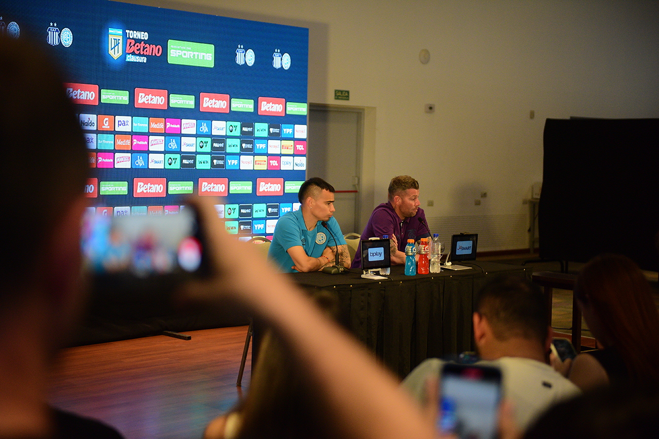 Guido Herrera y Lucas Manuel Zelarayán. Conferencia de prensa clásico Talleres-Belgrano . Foto: José Hernández / La Voz