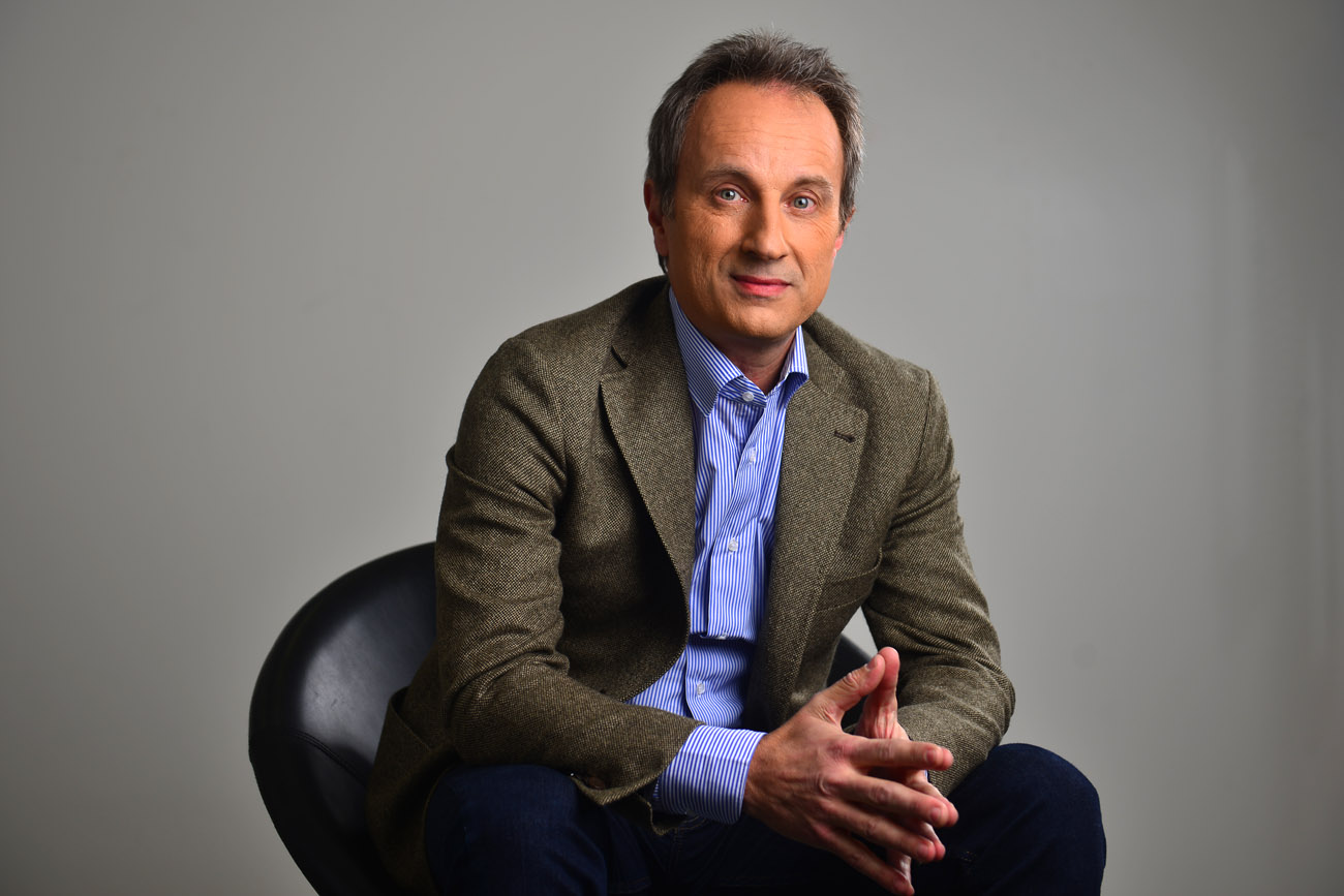 El economista Diego Dequino en el programa Voz y Voto. (Nicolás Bravo / La Voz)