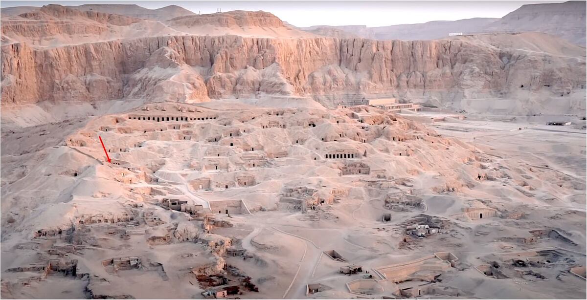 Necrópolis de Teba, Sheikh and el Qurna. Tumba TT 93 Qenamon indicada. (Gentileza)