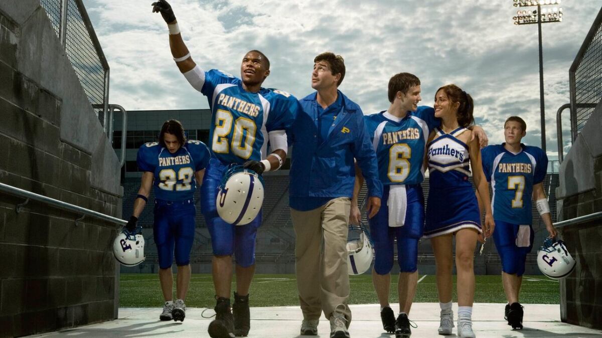 Por qué Friday Night Lights sigue siendo la mejor serie deportiva y un semillero de estrellas