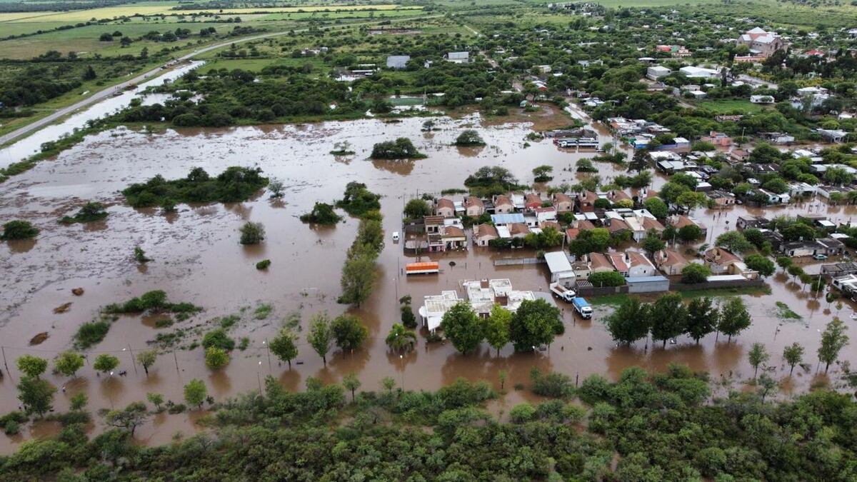 Obispo Trejo bajo el agua. Sufre la tercera inundación en los últimos 10 años. (Gentileza Marcelo Gaido)
