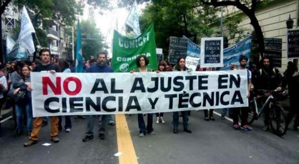 El reclamo desde los ámbitos científicos suma movilizaciones y actos de protesta. (La Voz/ Archivo)