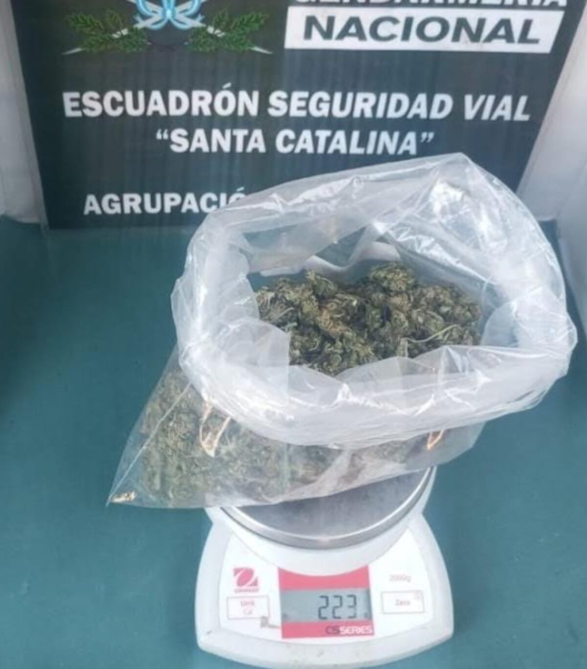 Viajaba con sus hijos y llevaba consigo más de 100 cigarrillos de marihuana: la detuvieron en Córdoba. (Gentileza)